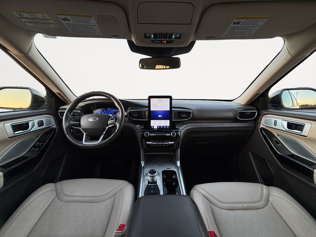 Used 2022 Ford Explorer Platinum w/ Equipment Group 601A image 13