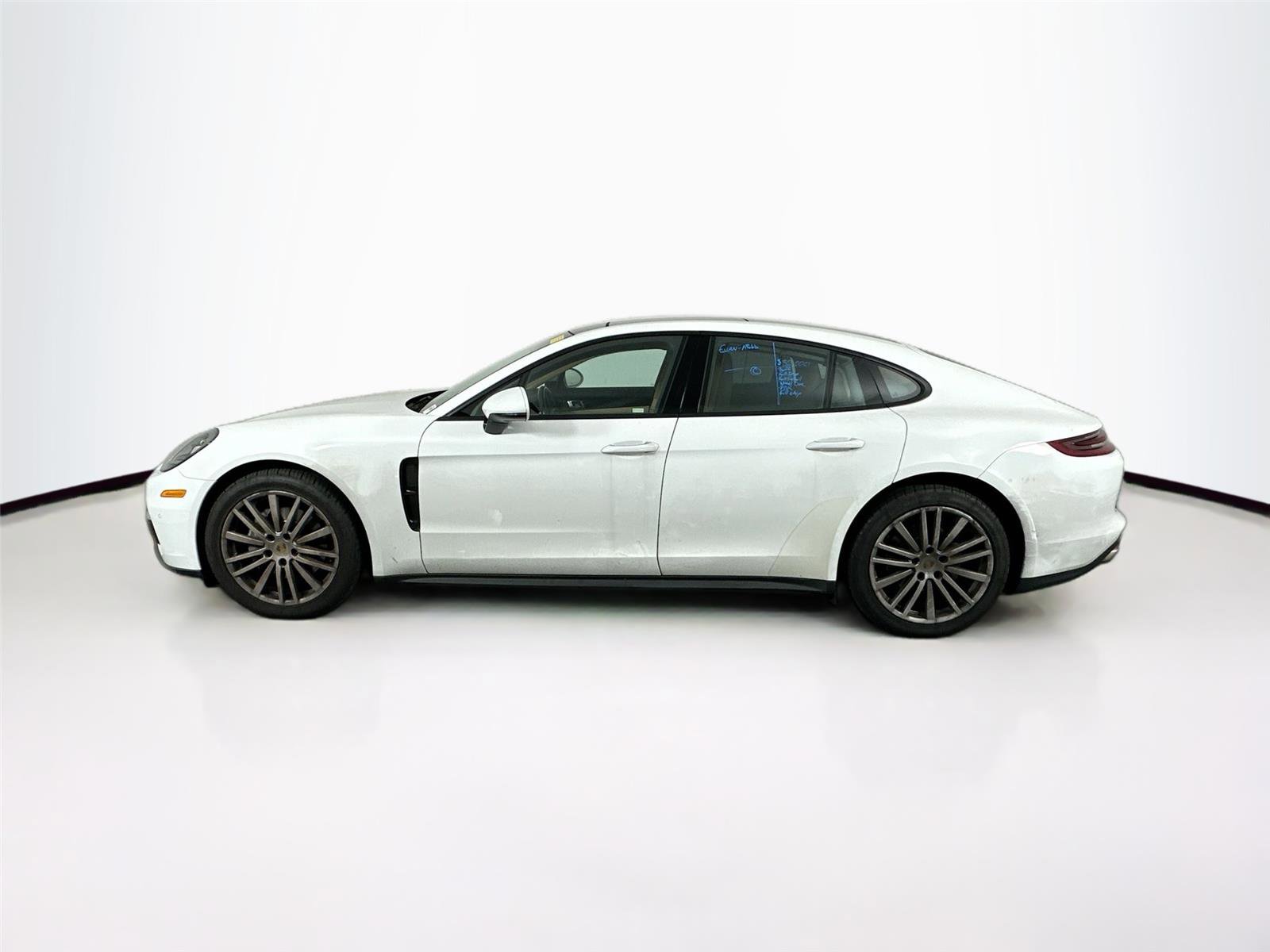 Used 2017 Porsche Panamera 4 image 9