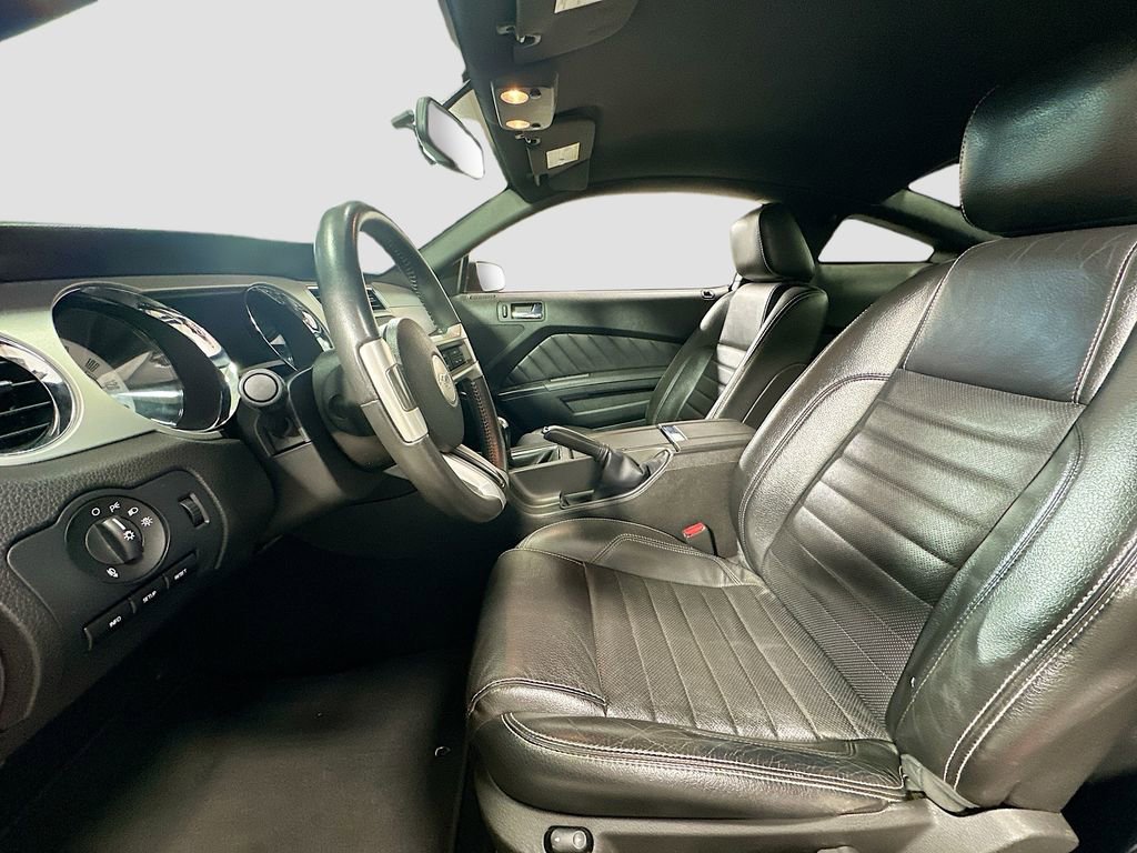 Used 2010 Ford Mustang Coupe RWD image 19