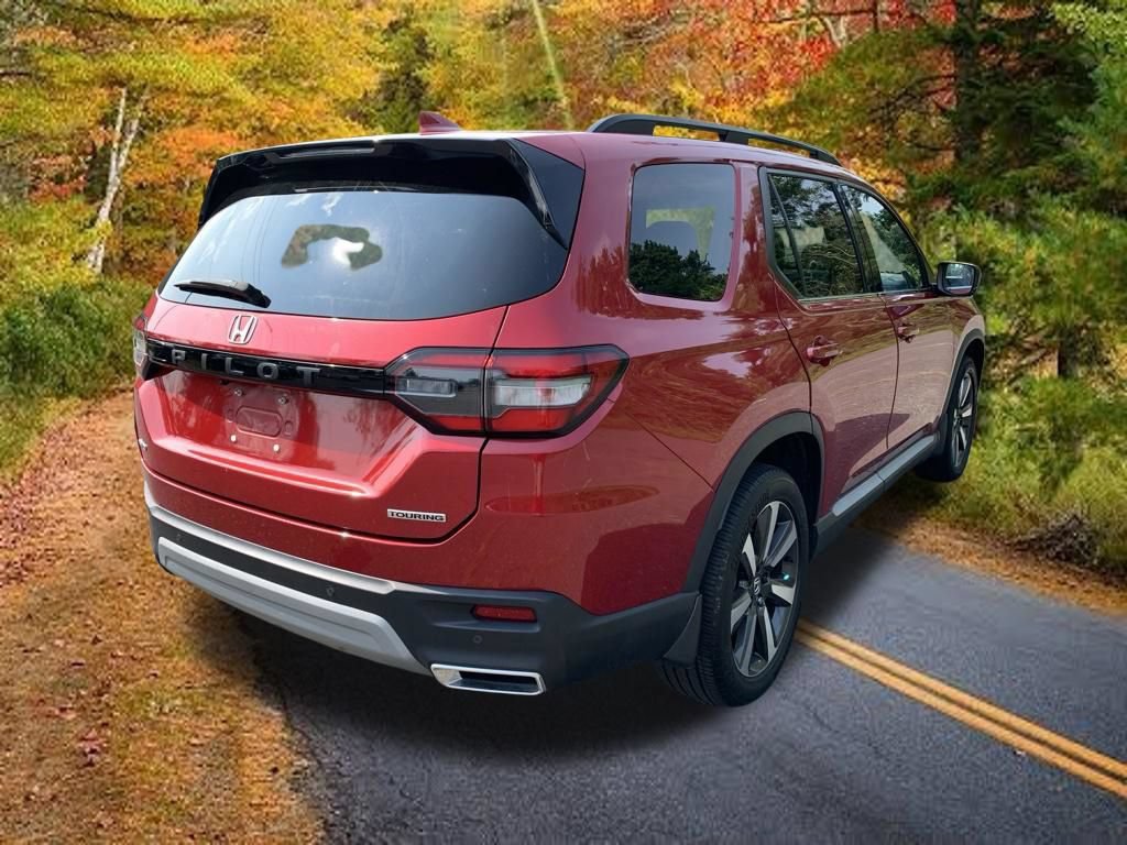 Used 2023 Honda Pilot Touring image 3