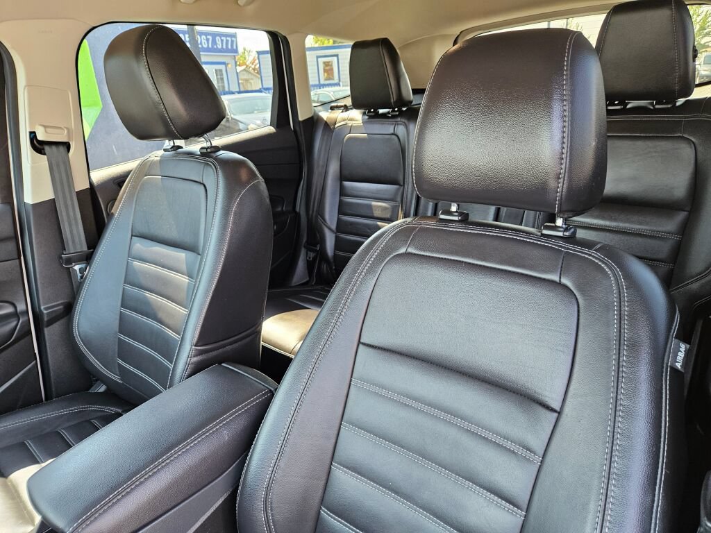Used 2017 Ford Escape SE w/ SE Leather Comfort Package FWD image 17