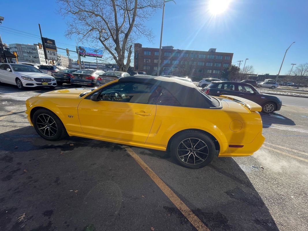 Used 2005 Ford Mustang GT Premium image 8