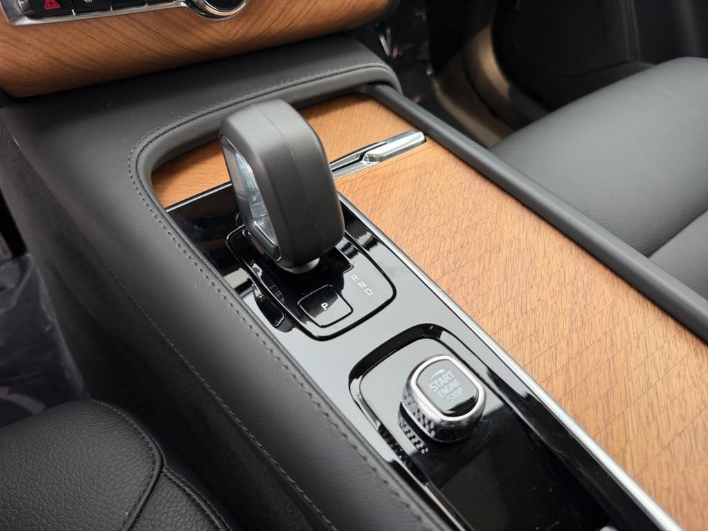 Certified 2024 Volvo XC90 T8 Plus w/ Protection Package Premier AWD/4WD image 25
