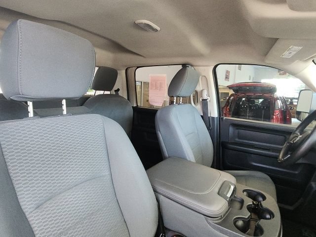 Used 2014 RAM 3500 Tradesman w/ Chrome Appearance Group RWD image 17