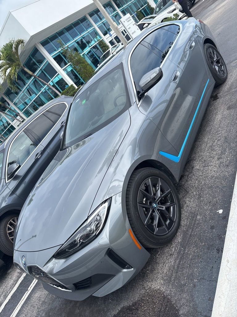 Used 2023 BMW i4 eDrive35 w/ Premium Package image 9