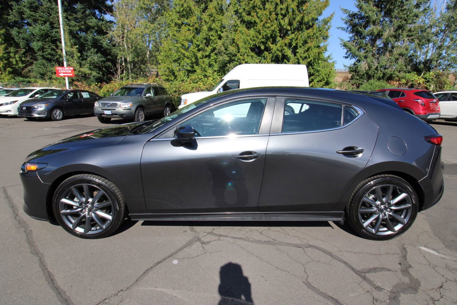 Used 2020 MAZDA MAZDA3 Hatchback image 3