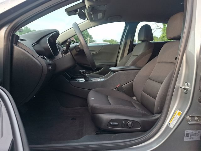 Used 2025 Chevrolet Malibu LT FWD image 13