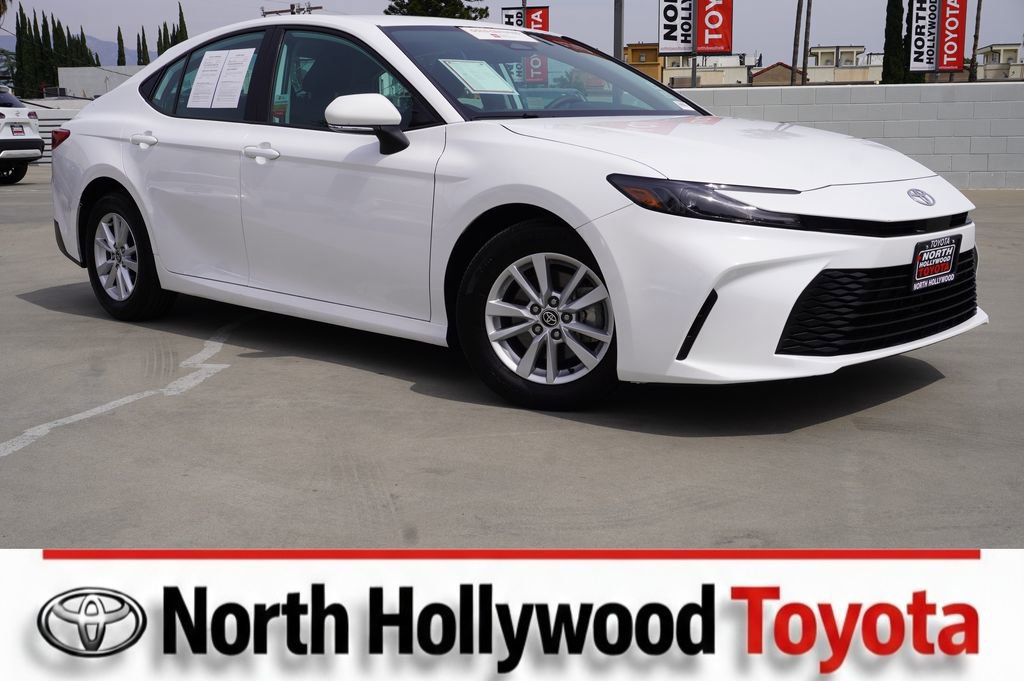 Certified 2025 Toyota Camry LE image 1