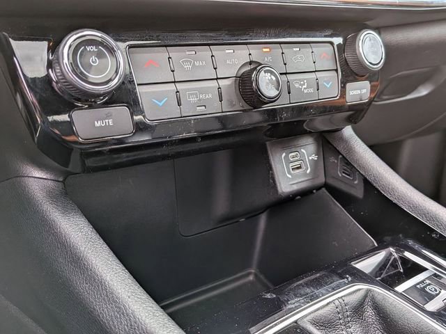 Used 2024 Jeep Compass Limited w/ Sun and Sound Group AWD/4WD image 23