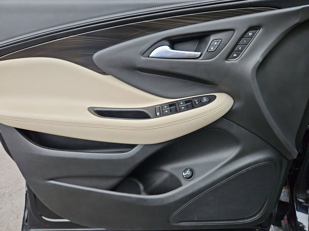 Used 2019 Buick Envision Essence image 27