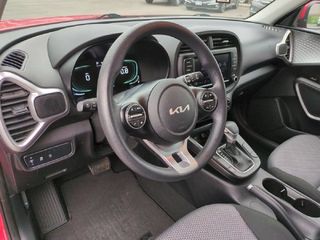 Used 2023 Kia Soul LX FWD image 8