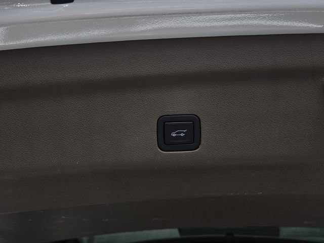 Used 2023 GMC Yukon Denali AWD/4WD image 28