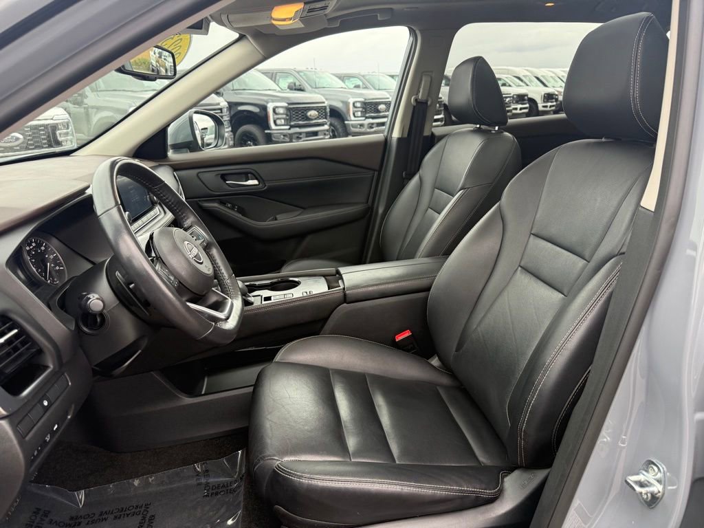 Used 2023 Nissan Rogue SL image 6