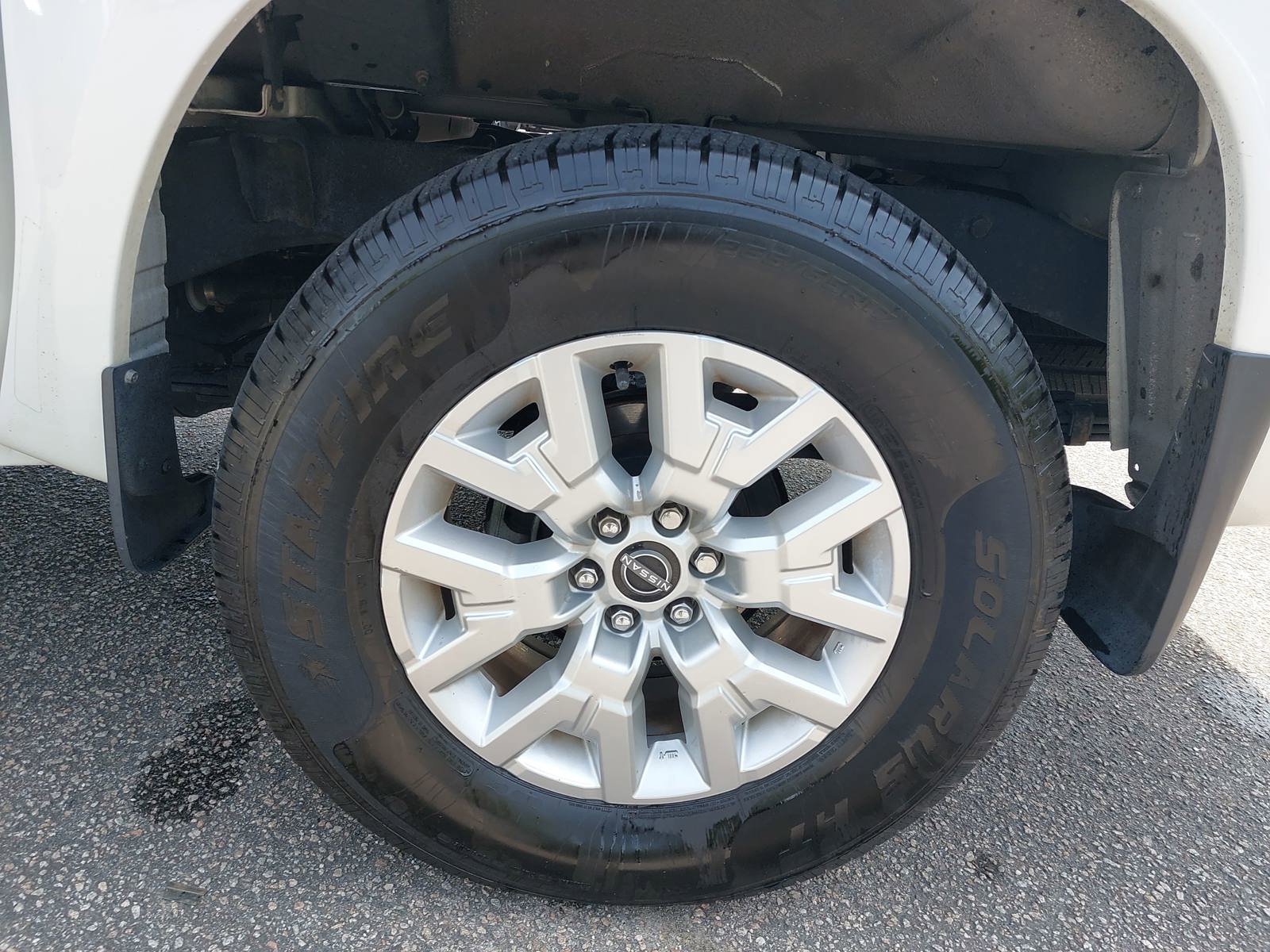 Used 2022 Nissan Frontier SV AWD/4WD image 34