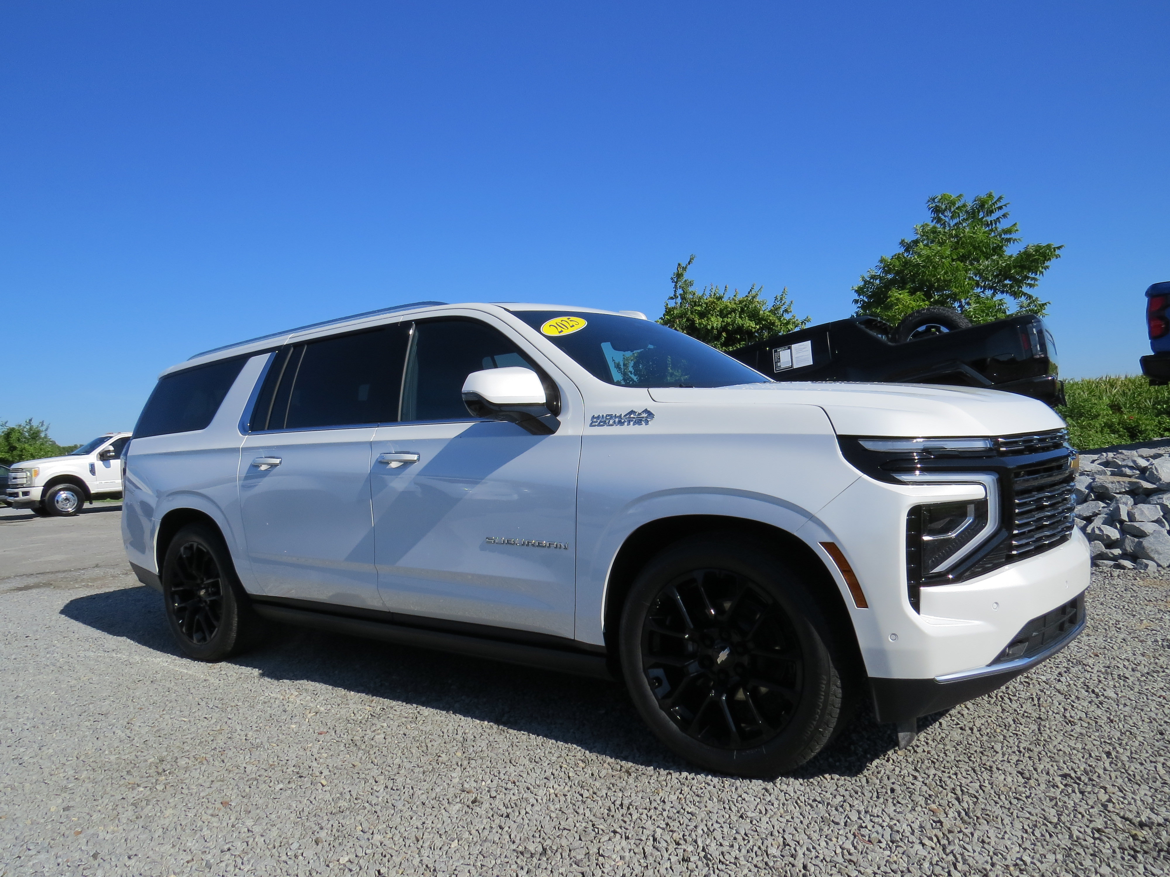 Used 2025 Chevrolet Suburban High Country AWD/4WD image 10