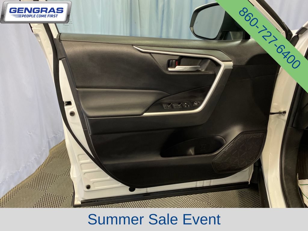 Used 2022 Toyota RAV4 XLE w/ Convenience Package AWD/4WD image 13