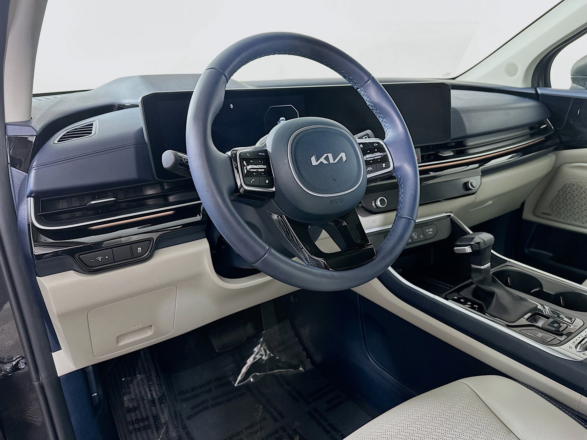 Certified 2026 Kia Carnival SX Prestige FWD image 9