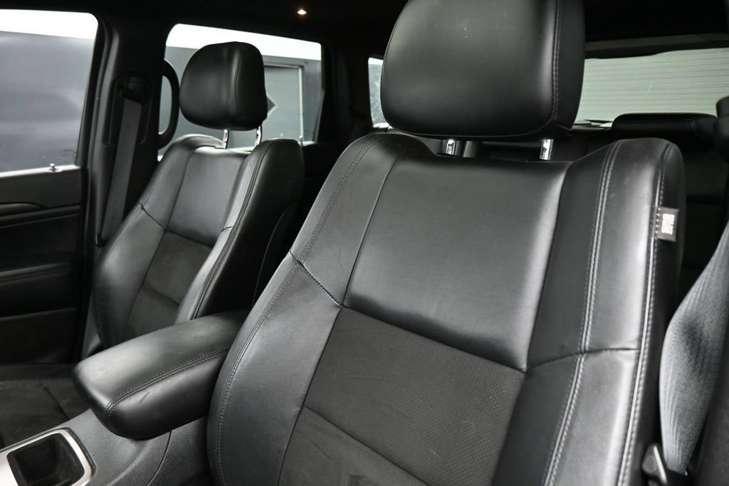 Used 2021 Jeep Grand Cherokee Laredo X AWD/4WD image 12