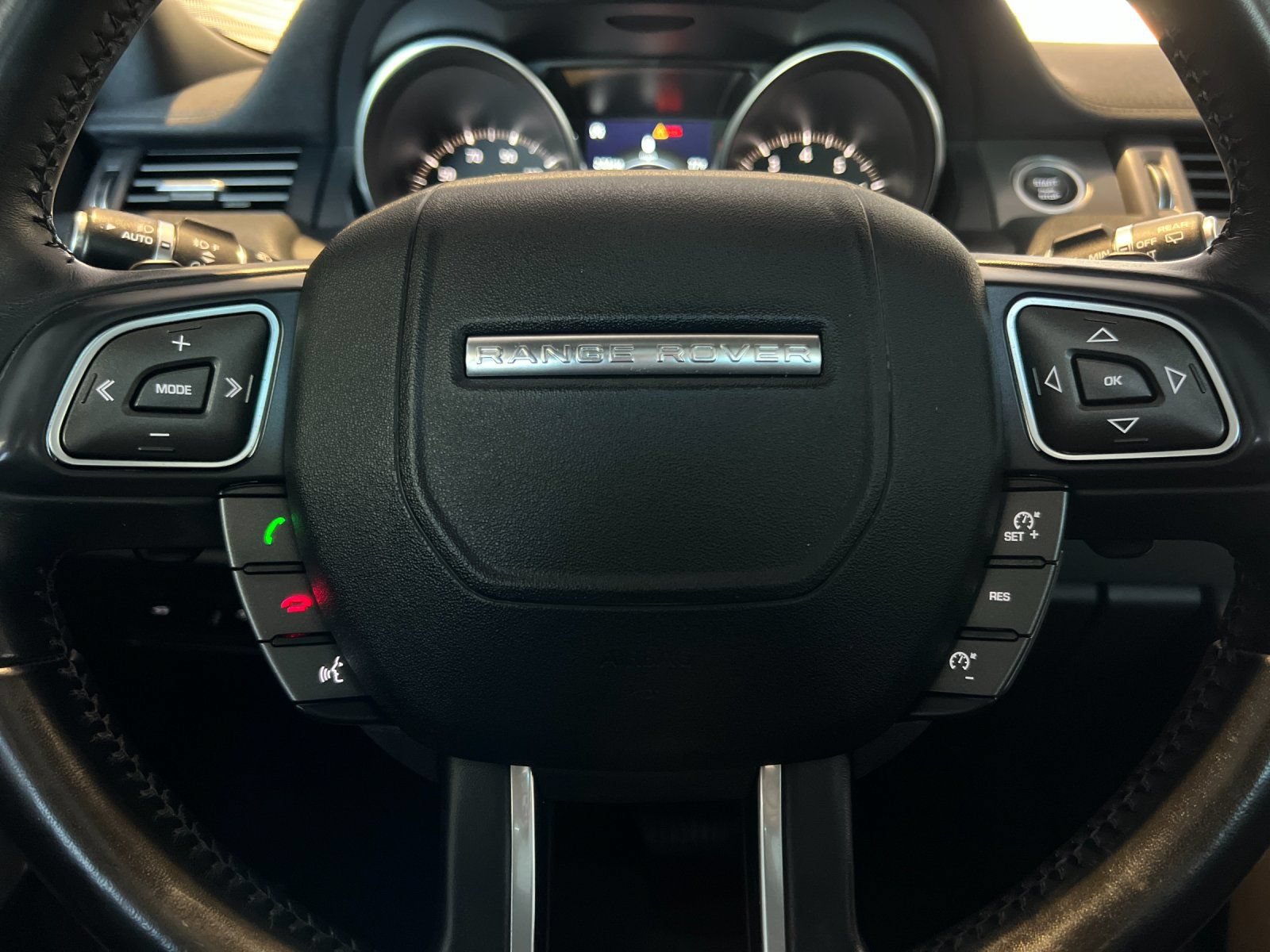 Used 2018 Land Rover Range Rover Evoque Landmark Edition AWD/4WD image 24