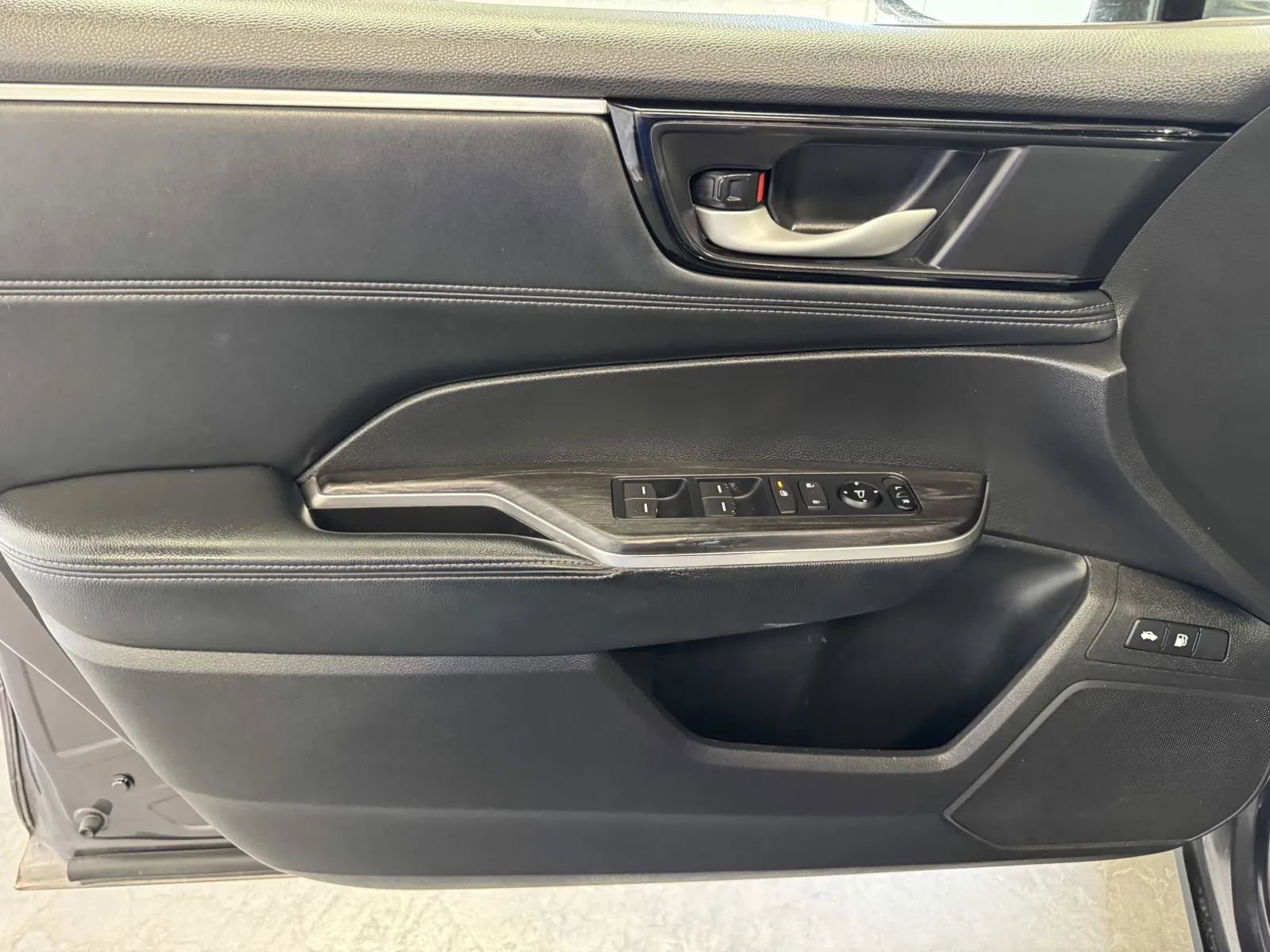 Used 2018 Honda Clarity Plug-In Hybrid image 15