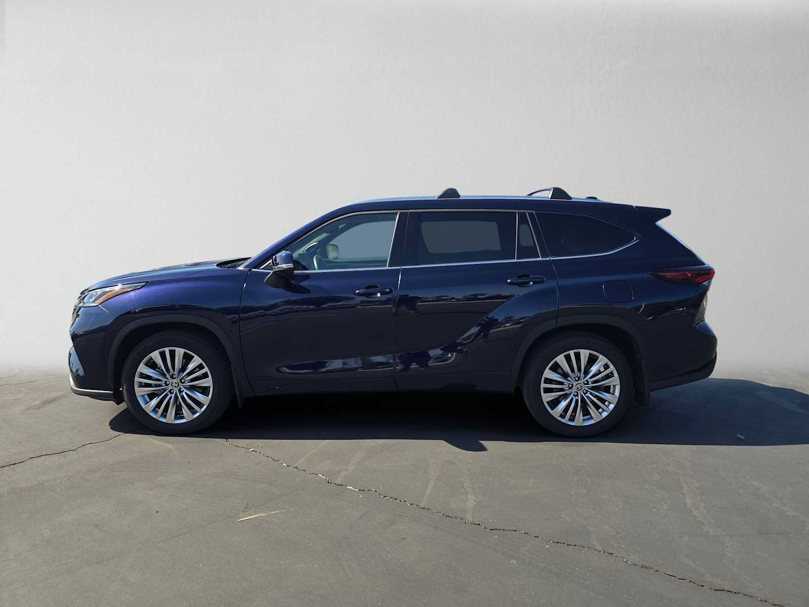 Certified 2026 Toyota Highlander Platinum AWD/4WD image 6
