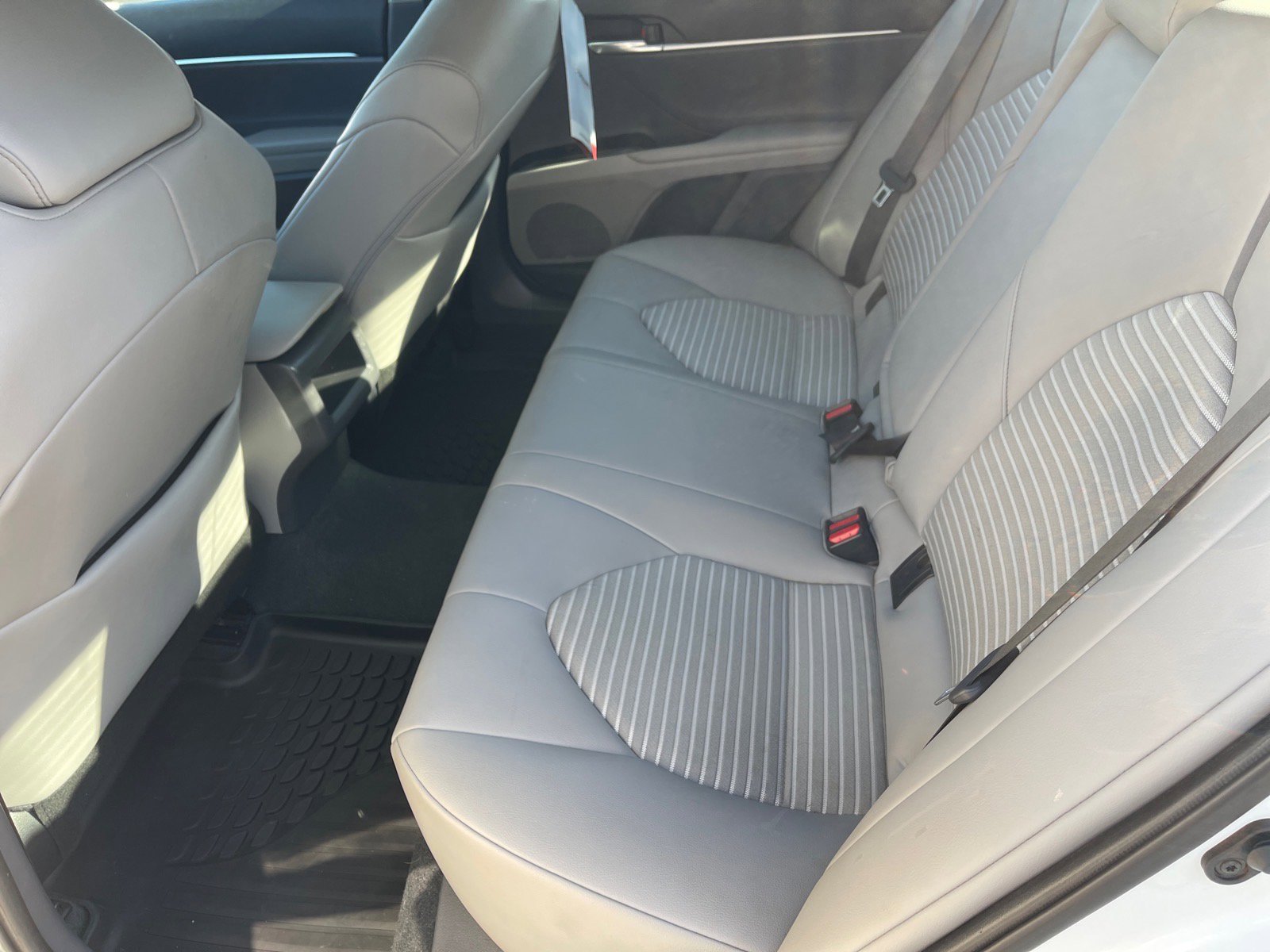 Used 2023 Toyota Camry SE image 12