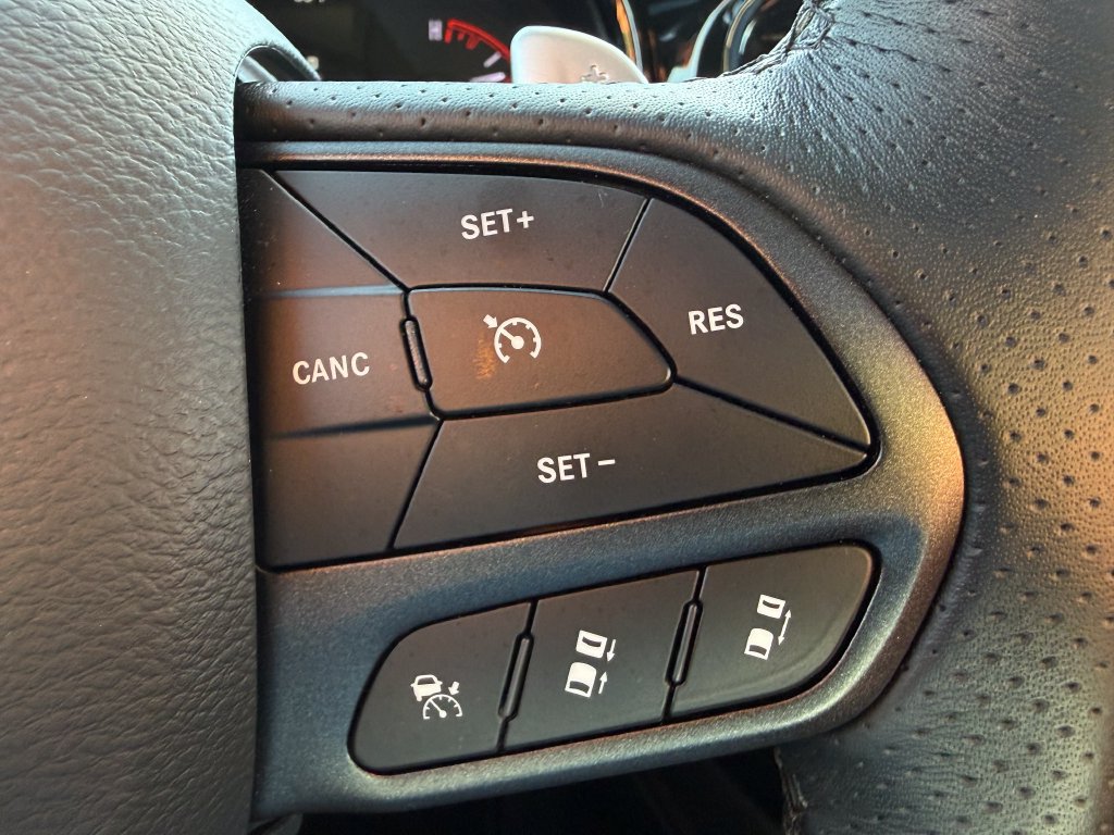 Used 2025 Dodge Durango GT AWD/4WD image 17