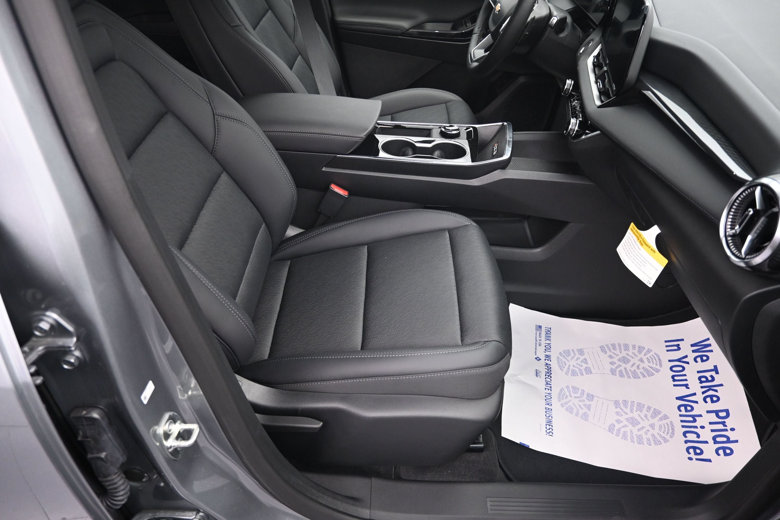 New 2027 Chevrolet Equinox LT w/ Convenience Package II FWD image 33
