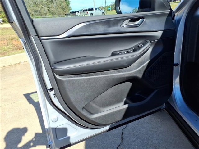 New 2025 Jeep Grand Cherokee L Laredo image 20