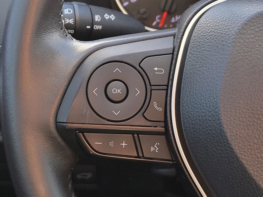 Used 2022 Toyota RAV4 XLE Premium image 30