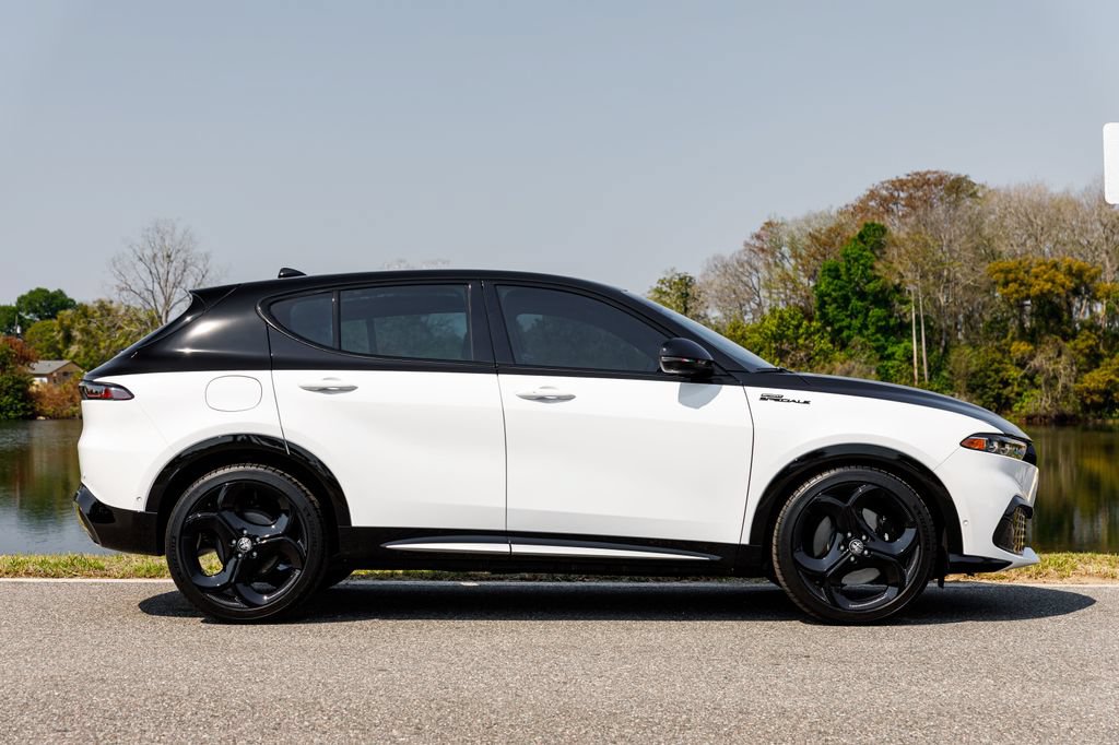 New 2026 Alfa Romeo Tonale w/ Active Assist Package AWD/4WD image 2