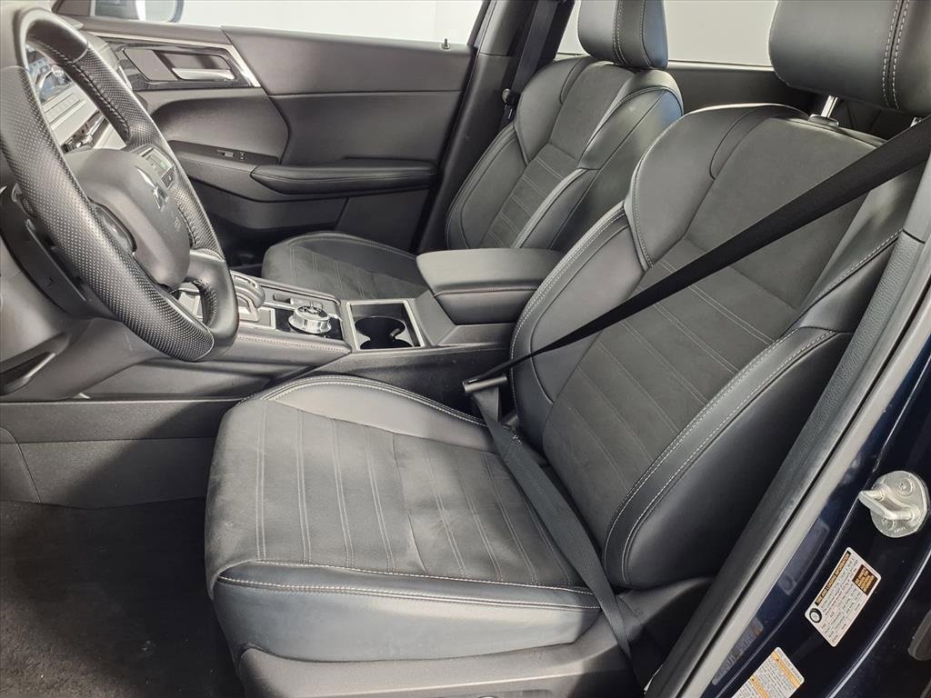 Used 2024 Mitsubishi Outlander SE Black Edition image 20