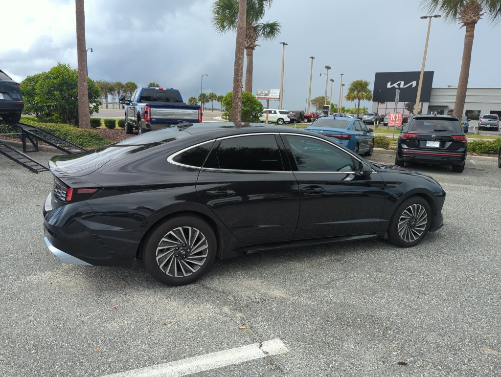 Used 2025 Hyundai Sonata SEL FWD image 5