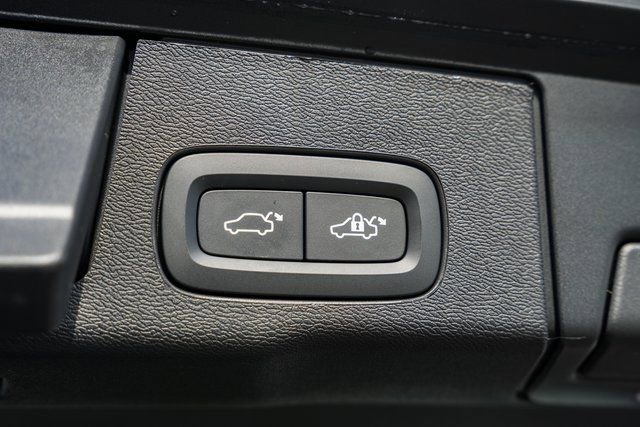 New 2026 Volvo XC60 B5 Ultra w/ Protection Package Premier image 11