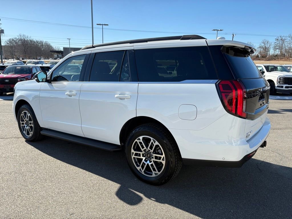 Certified 2025 Ford Expedition Active image 6