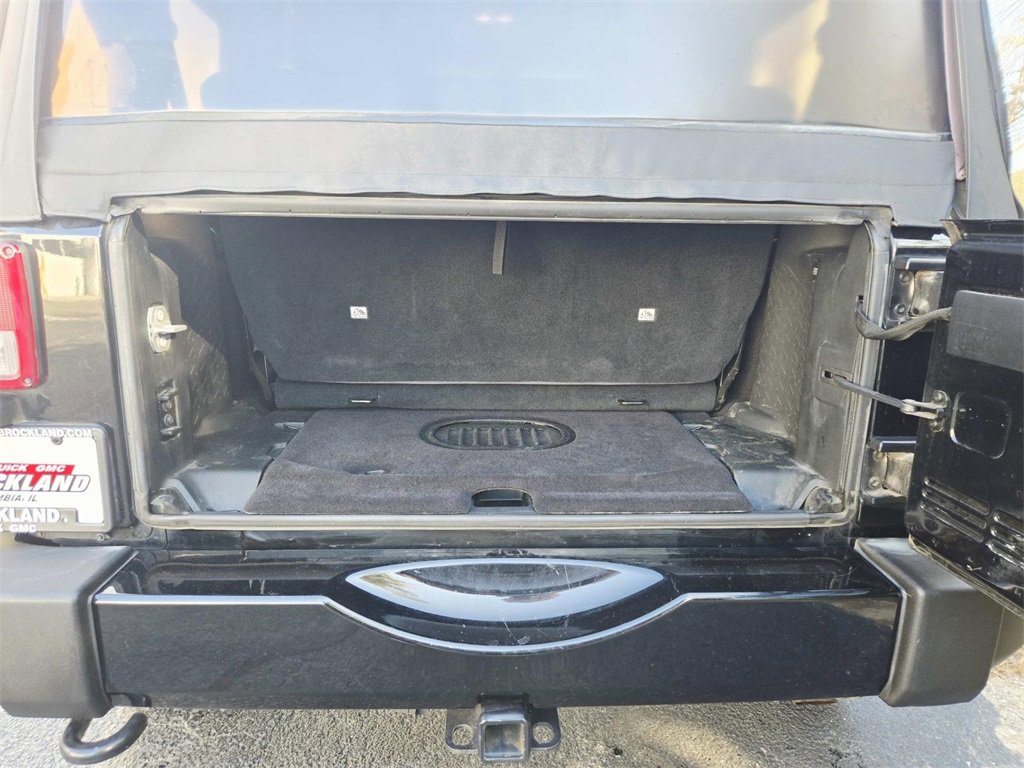 Used 2017 Jeep Wrangler Sahara w/ Connectivity Group image 14