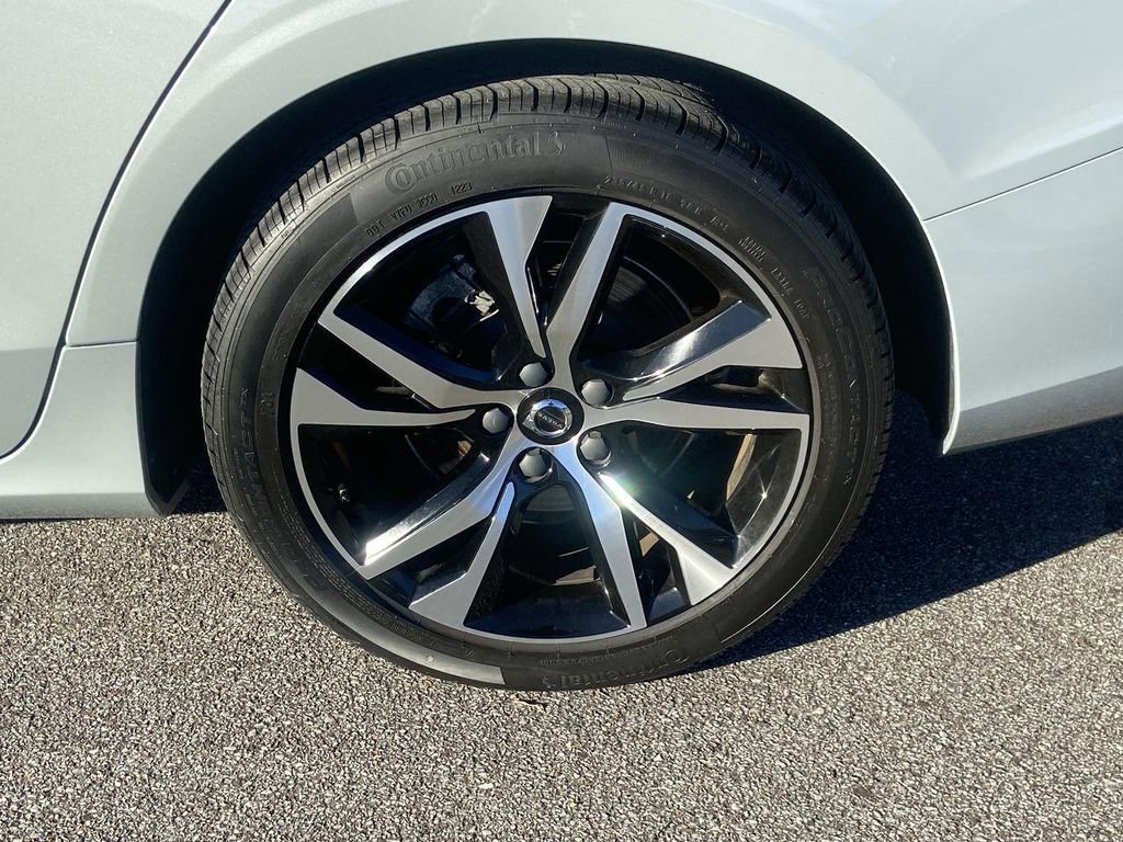 Used 2024 Volvo S60 B5 Core image 34