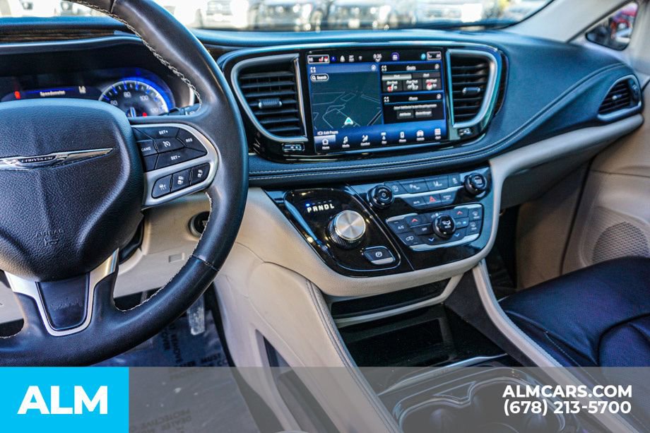 Used 2023 Chrysler Pacifica Limited FWD image 38
