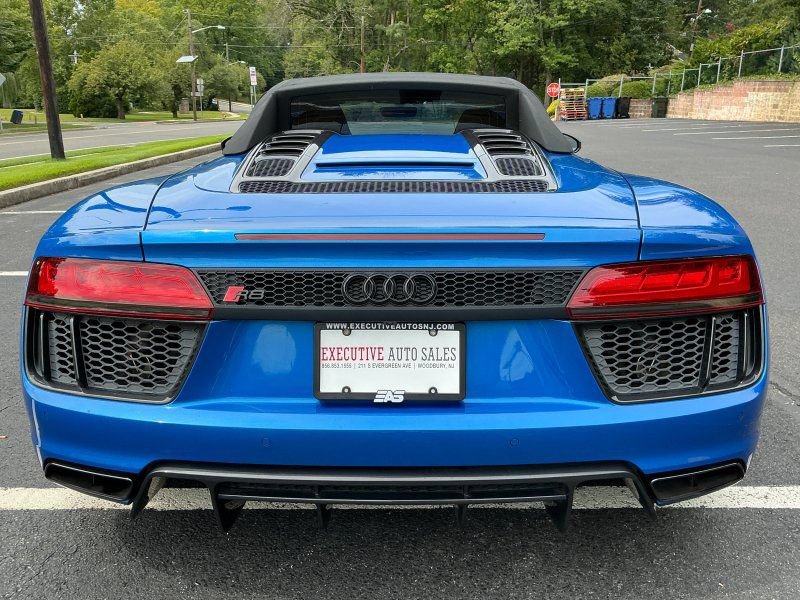 Used 2018 Audi R8 V10 AWD/4WD image 6