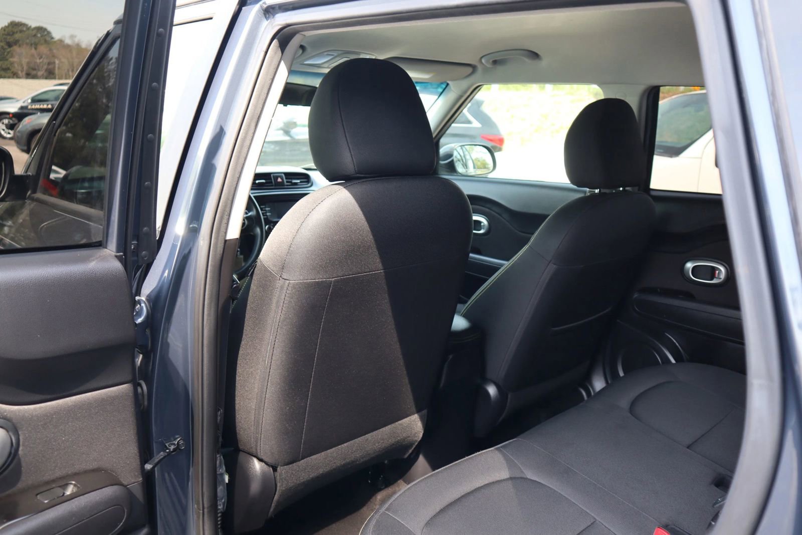 Used 2016 Kia Soul + FWD image 12