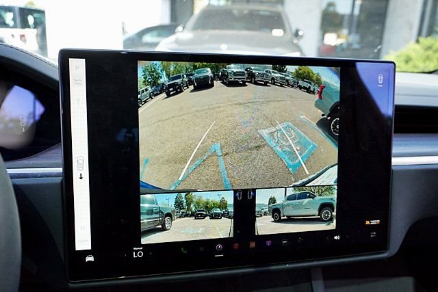 Used 2023 Tesla Model X AWD/4WD image 33