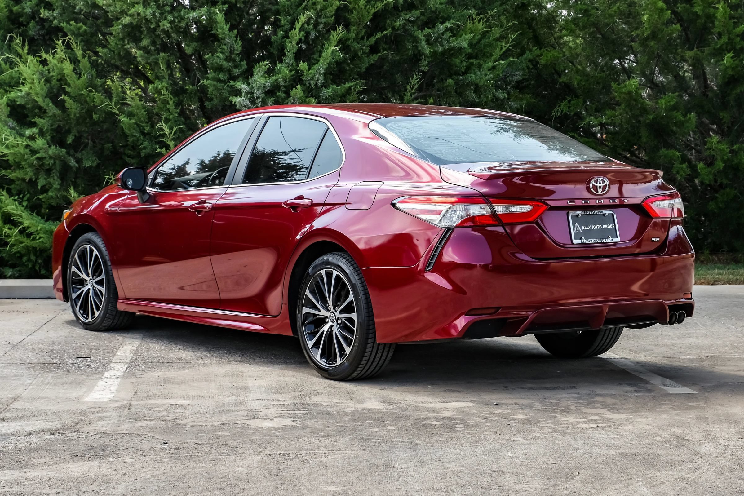 Used 2018 Toyota Camry SE FWD image 12