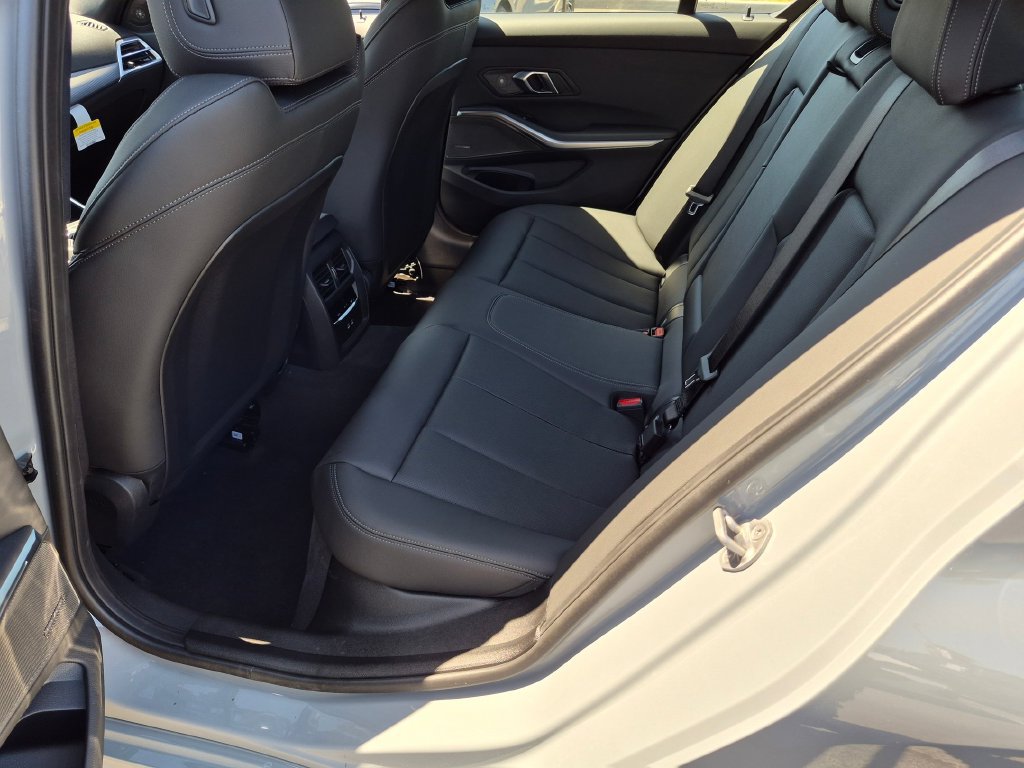 New 2026 BMW 330i Sedan w/ M Sport Package RWD image 29