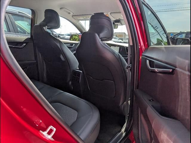 Used 2024 Kia Niro EX image 19