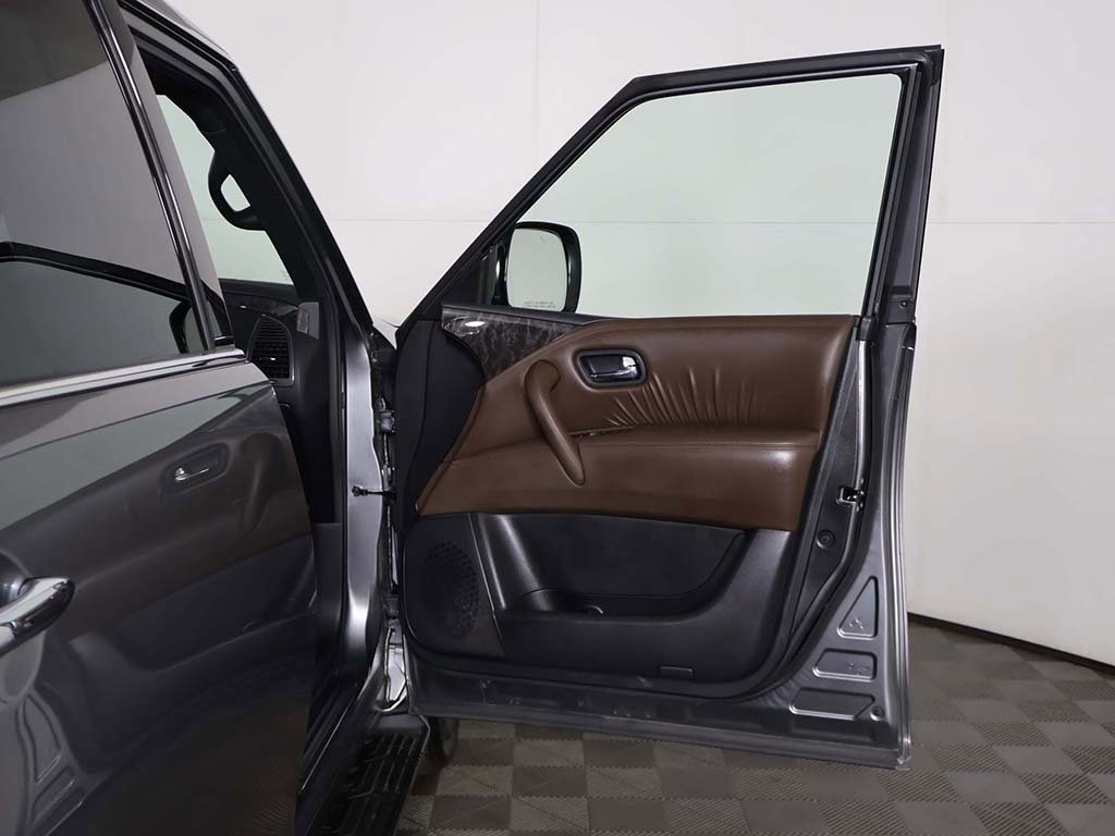 Used 2024 Nissan Armada Platinum image 25