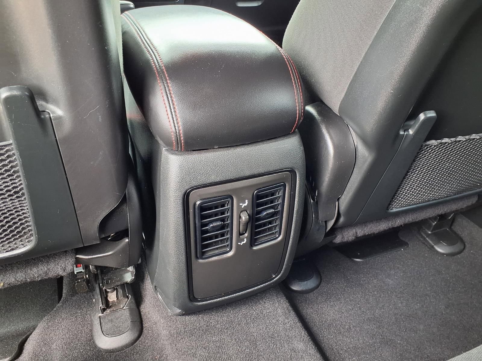 Used 2025 Dodge Durango GT AWD/4WD image 15