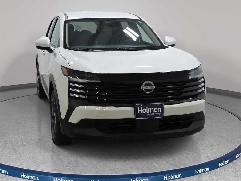 Used 2025 Nissan Kicks SV AWD/4WD image 3