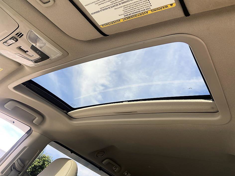 Used 2016 Toyota Sienna XLE FWD image 17
