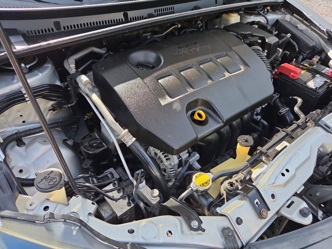 Used 2017 Toyota Corolla XLE FWD image 8