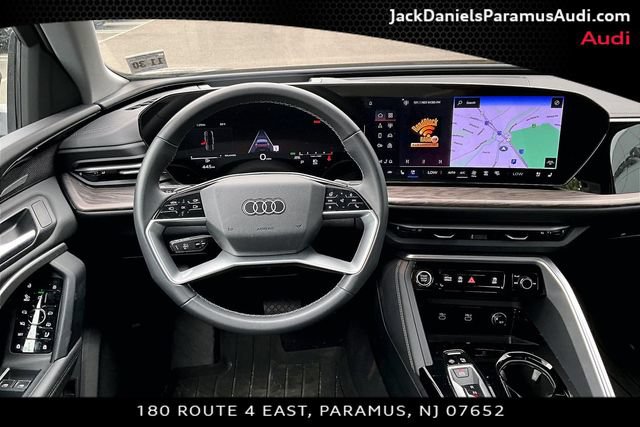Used 2025 Audi Q5 Premium Plus w/ Premium Plus AWD/4WD image 5